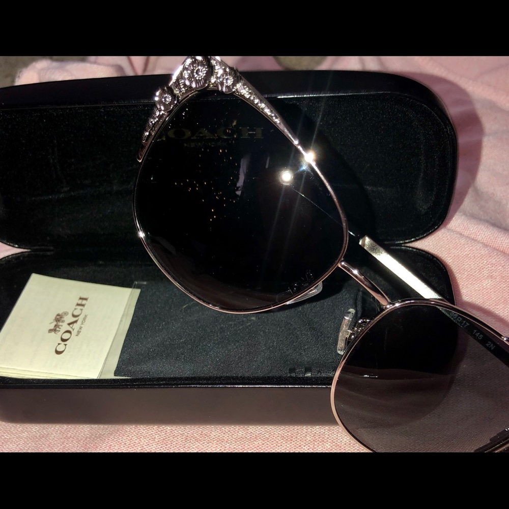 😎🕶🤗 Coach Sunglasses 🤗🕶😎 - Picture 2 of 8